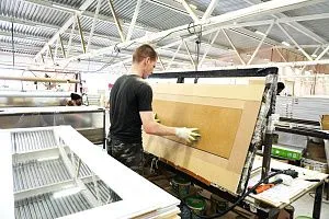 Тверская компания «Титан» нарастит производство за счет запуска новых моделей межкомнатных дверей и перегородок из алюминиевого профиля