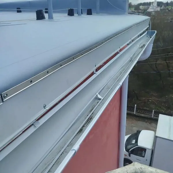 Тверская компания «Пластик-Строймаркет» смонтировала мембранную вакуумную кровлю собственной разработки на здании театра в Кимрах 2