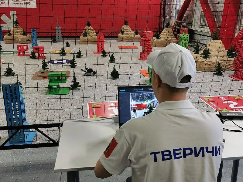 Тверская команда «Тверичи» заняла второе место в Гранд-финале VII Всероссийского конкурса «Кадры для цифровой промышленности» («Кибердром») 9