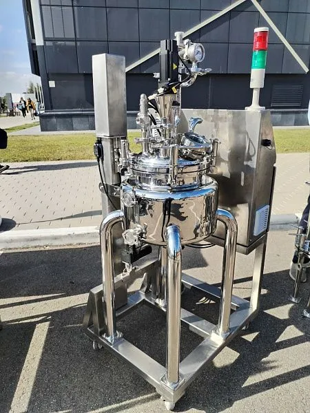 Более 20 образцов техники и оборудования представлены на выставке продукции промышленных предприятий Тверской области 8
