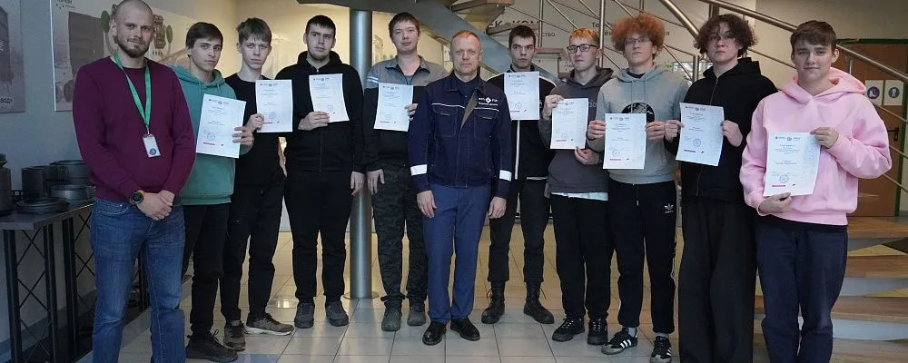 Первый поток будущих производственников успешно завершил обучение бережливому производству