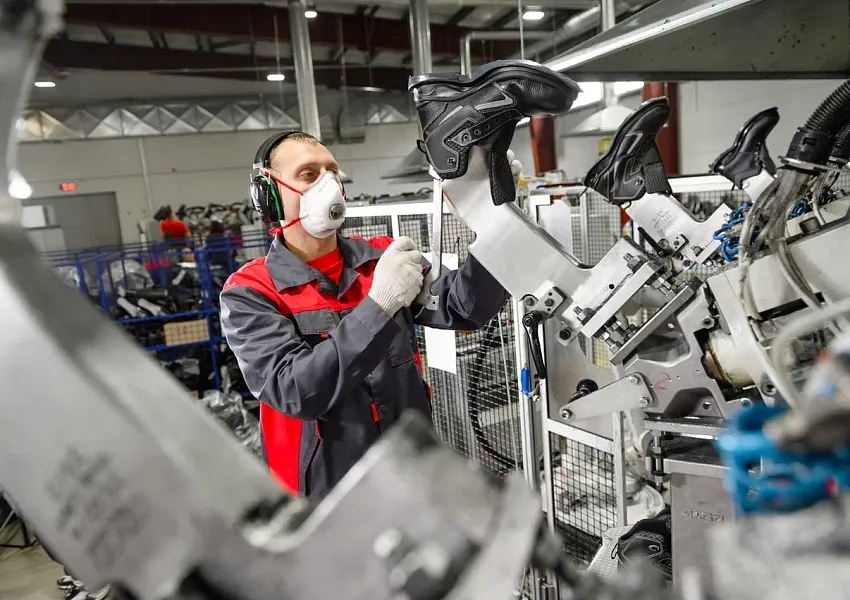 Торжокская обувная фабрика: от производства спецобуви для промышленности до выпуска средств защиты органов дыхания