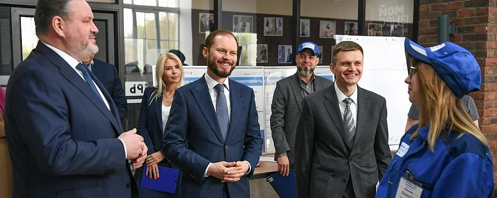 Врио Губернатора Виталий Королев и Министр труда и соцзащиты РФ Антон Котяков в ходе визита в Центр «Мой бизнес» Тверской области посетили «Фабрику процессов»