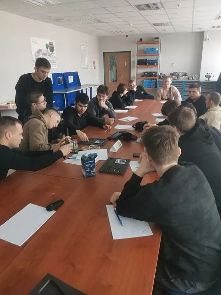 Кадры для эффективной экономики: студенты колледжей Тверской области изучают инструменты бережливого производства 1